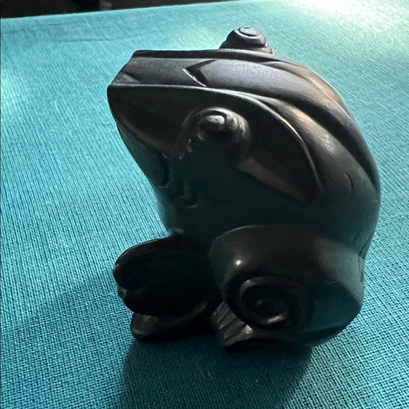 Vintage Dark Green Wood Carved Decorative Frog Figurine - Picture 1 of 11